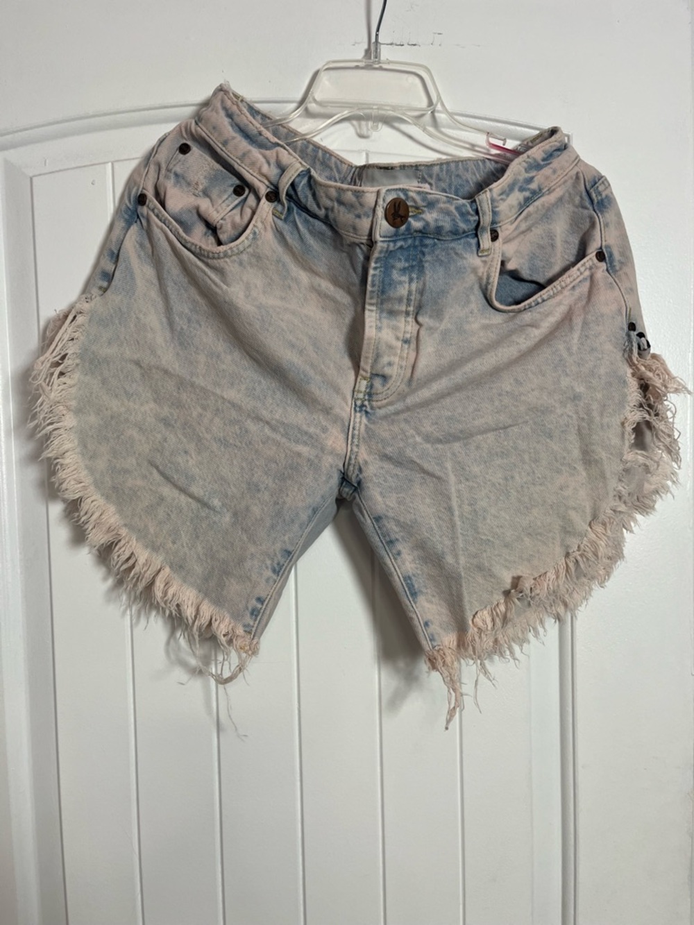 One Teaspoon Acid Wash Fringe Hem Denim Shorts - Pale Blue